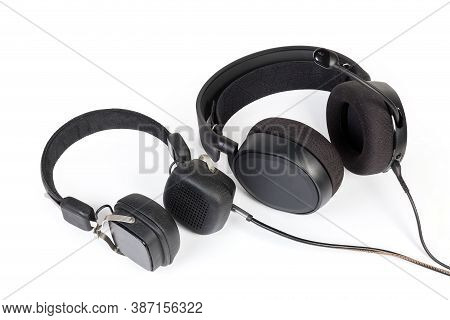 Wired High-fidelity Headset And Headphones With Earpads Different Types And Sizes On A White Backgro