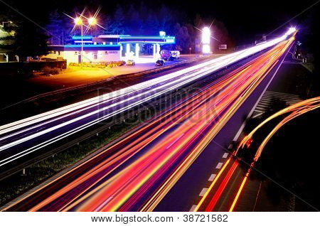 Autostrady w nocy