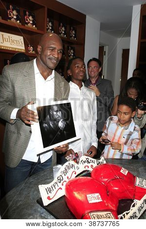 BEVERLY HILLS - OCT 19 Image & Photo (Free Trial) | Bigstock