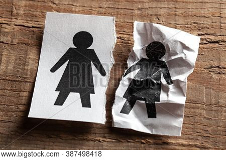 The Death Of A Spouse In Lesbians. The Concept Of Death In A Couple From Old Age Or Illness. Paper W