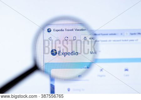 New York, Usa - 29 September 2020: Expedia.com Expedia Company Website With Logo Close Up, Illustrat