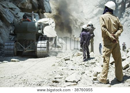 yol clering dağlar inşaat sahasında teftiş Hint Asya site yöneticisi mühendis Oluşturucu