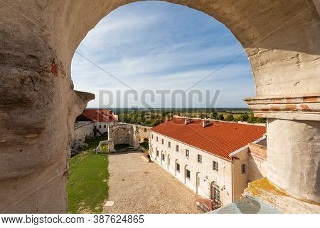 Oblasy, Poland. September 19, 2020: Janowiec Castle. View Of The Terrace With Arch. Renaissance Cast