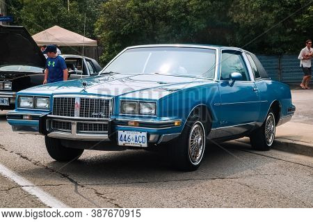 Toronto, Canada - 08 18 2018: 1985 Pontiac Grand Prix Le Coupe Oldtimer Car On Display At The Open A