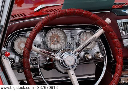 Toronto, Canada - 08 18 2018: Steering Wheel, Speedometer, Fuel, Clock Dials, Gear Lever, Front Pane