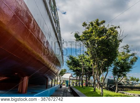 Seosan, South Korea; September 13, 202: Side View Of Retired Coast Guard Frigate On Display At Seasi