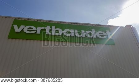 Bordeaux , Aquitaine / France - 09 26 2020 : Vertbaudet Logo And Text Sign Front Of Building Shop Fo