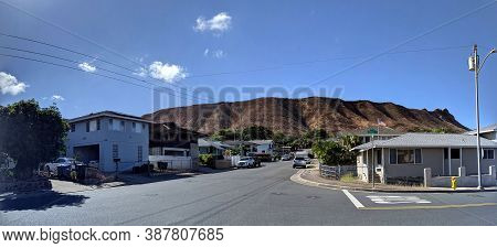 Honolulu - September 24, 2020: Panoramic Of Roads Of Makini Street And Trousseau Street Intersecting