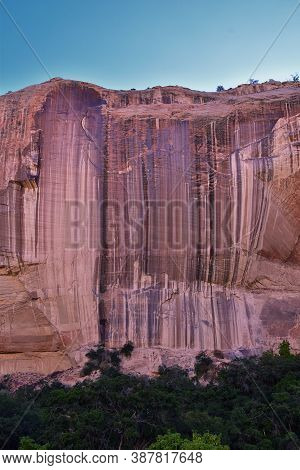Lower Calf Creek Falls Views From The Hiking Trail Grand Staircase-escalante National Monument Betwe