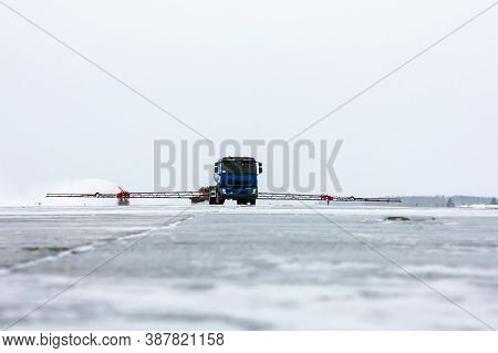 Deicing Processing Airport Runway And Snow Removal