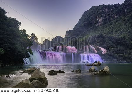 Ban Gioc - Detian Waterfall In Cao Bang, Vietnam