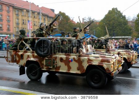 Obrněné Land Rover - českých speciálních sil
