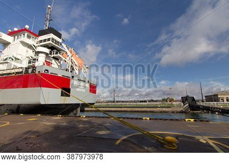 Sault Ste Marie, Michigan, Usa - August 30, 2020: Ocean Freighter The Fuldaborg Sails Through The So