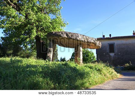 Dolmen, Provence, Francie