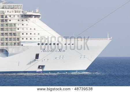 Philipsburg, St. Maarten-july 25 Royal Caribbean,allure Of The Seas, Leaving St. Marten On July 25 ,