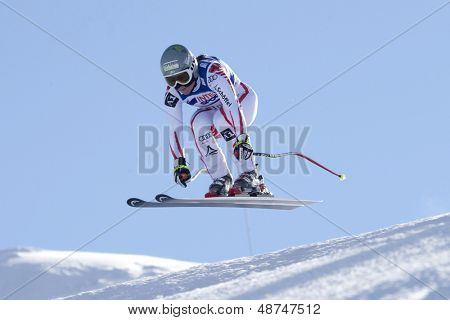 VAL D'ISERE RANSKAN. 18-12-2010. Margret Altacher (AUT) vie ilmaa aikana naisten syöksylasku 