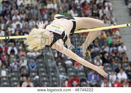 14 Giugno 2009; Berlino Germania. Amy Acuff (USA) in competizione in highjump presso l'Internat DKB ISTAF 68