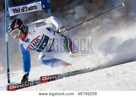 VAL D'ISERE FRANCIE. 11-12-2010. PLONER Alexander (ITA) útoky kontrolní brány během FIS alpin