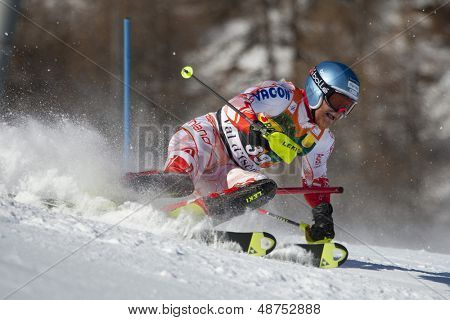 VAL D ' ISERE FRANKREICH. 12.12.2010. PALANDER Kalle FIN greift ein Kontrolle-Tor während der FIS alpine Skii