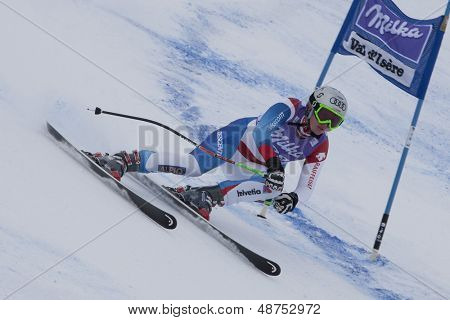 ВАЛЬ Д ' ИЗЕР ФРАНЦИИ. 19-12-2010. Дениз Feierabend (SUI) в разделе супер-гигантский слалом