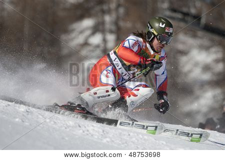 VAL D'ISERE RANSKAN. 2010/12/12. Pankin Ondrej CZE-iskujen valvonta portilla aikana FIS alppihiihdon 