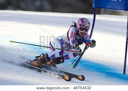 LIENZ, Österreich 28. Dezember 2009. Marion Bertrand FRA Geschwindigkeiten nach unten den Kurs beim konkurrieren in der f