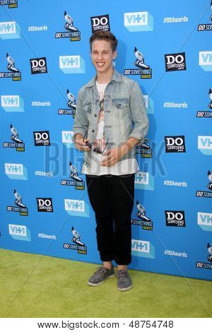 LOS ANGELES - 31 heinäkuu: Ryan Beatty saapuu 2013 tehdä jotain Awards klo Avalon 31. heinäkuuta