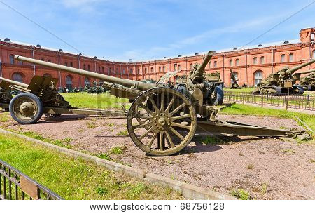 Soviet 76-mm Divisional Gun M1933