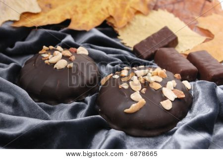 Pralinen & Erdnüsse.