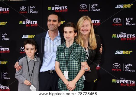 LOS ANGELES - MAR 11:  Nestor Carbonell at the 