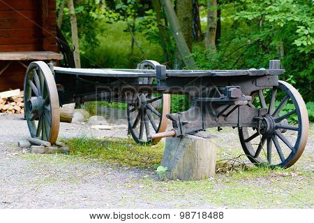 Wagon Missing Wheel