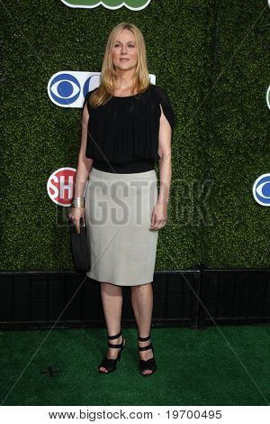 LOS ANGELES - JUL 28: Laura Linney dorazí na části turné letní Press 2010 CBS, CW, Showtime