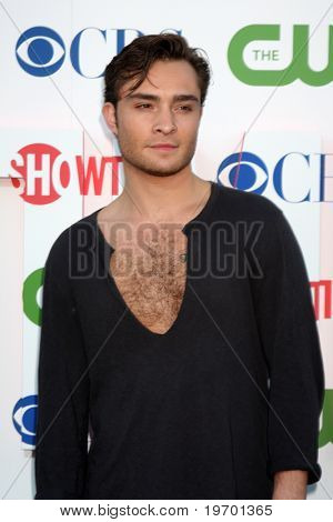 LOS ANGELES - JUL 28: Ed Westwick kommt an die 2010 CBS, CW, Showtime Summer Press Tour Party