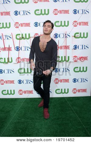 Los Angeles jul 28: Ed Westwick kommt in der 2010-Cbs, cw, Showtime Sommerfest Press Tour