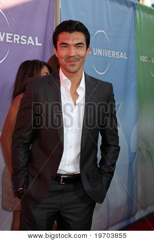 LOS ANGELES - 30 de JUL: Ian Anthony Dale arrive(s) en la fiesta 2010 NBC Summer Press Tour en Beverly