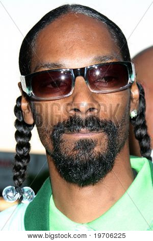 LOS ANGELES - AUGUST 4:  Snoop Dogg arrives at the 