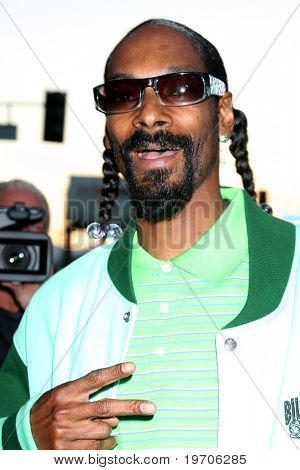 LOS ANGELES - AUGUST 4:  Snoop Dogg arrives at the 