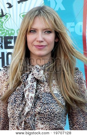 LOS ANGELES - 8 sierpnia: Anna Torv przybywa na Teen Choice Awards 2010 w amfiteatrze Gibson w U