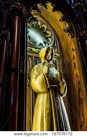 Montreal, Canada - May 28, 2017: Old Town Notre Dame Basilica Inside With Sign And Statue Saying Bie