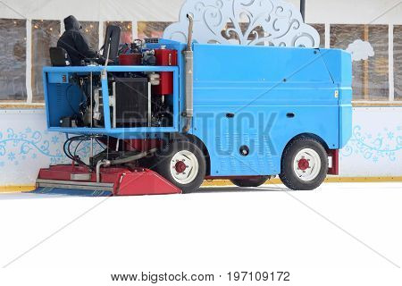 special machine ice harvester cleans the ice rink