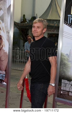 LOS ANGELES - AUG 23: Rick Schroeder dorazí na 