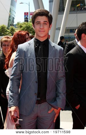 LOS ANGELES - AUG 21: David Henrie kommt in die kreative Primetime Emmy Awards 2010 bei Nokia Thea