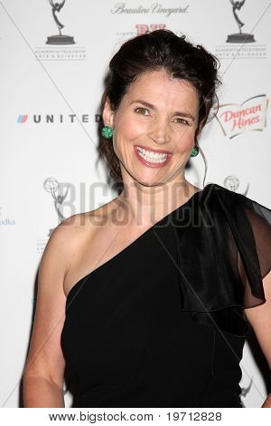 LOS ANGELES - AUG 27: Julia Ormond ankommer til 62 Primetime Emmy Awards kunstnere kandidat Rec