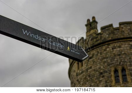 signal board of the windor castle in england