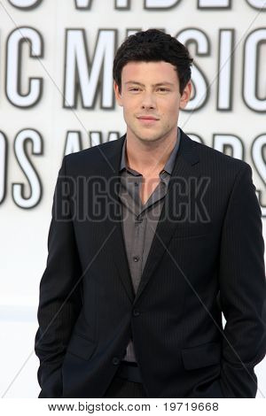 LOS ANGELES - SEP 12: Cory Monteith kommt bei der 2010 MTV Video Music Awards bei Nokia - LA Live 