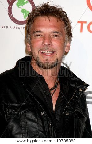 Los Angeles oct 16: Kenny Loggins in die 2010 Umweltmedien kommt awards an Warner Brothe