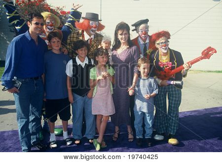 LOS ANGELES - JUN 14: Donny Osmond, Marie Osmond lapsilleen saapuvat Ringling Bros, Barnhum 