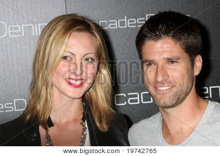 LOS ANGELES - 2 listopada: Eva Amurri przybywa na dziesięciolecia Denim Fashion Show w prywatnym domu na Leg