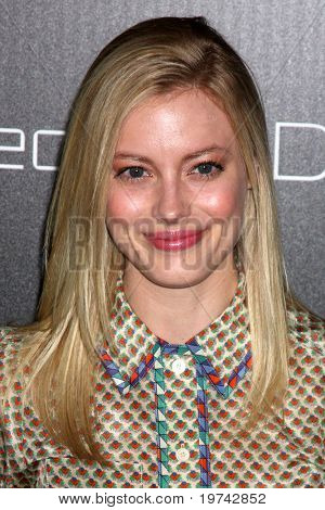 LOS ANGELES - NOV 2: Gillian Jacobs dorazí na desetiletí Denim Módní Show v soukromém domě na ne