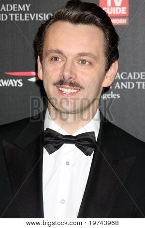 LOS ANGELES - NOV 4: Michael Sheen přijíždí na 19 roční BAFTA Los Angeles Britannia Awards na